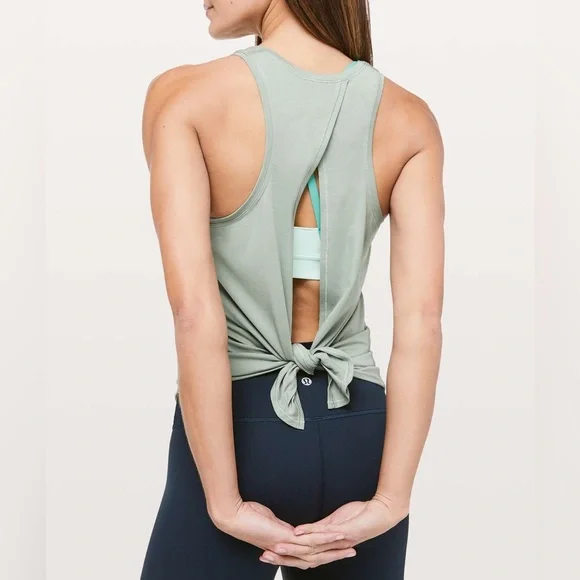 Lululemon All Tied Up Tank in Palm Court Size 6 - Picture 2 of 16